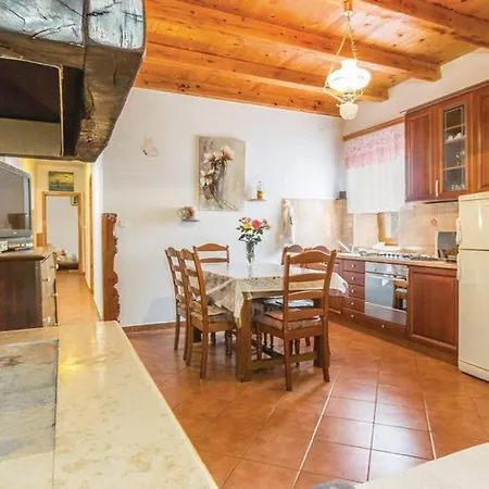 Roza Villa *
