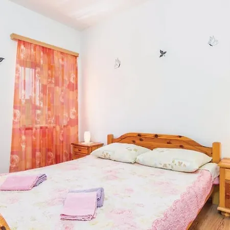 Roza * Žminj